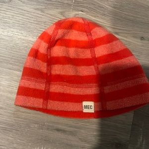 MEC kids size xs fleece winter hat toque beanie